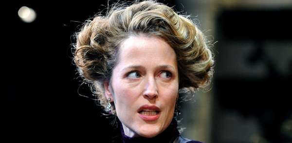 Gillian anderson deals a doll's house