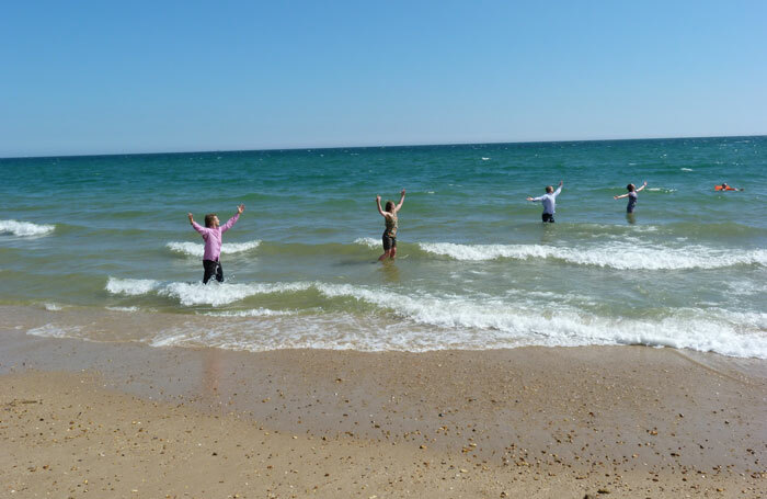 Shoreline by Simon Birch Dance presented at Bournemouth at PDSW summer festival 2017