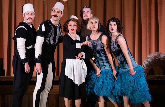 The cast of Cosi Fan Tutte at Nevill Holt Opera. Photo: Ellie Kurttz