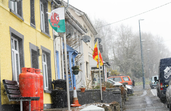 Welsh-based theatre school under fire for demanding students only speak English