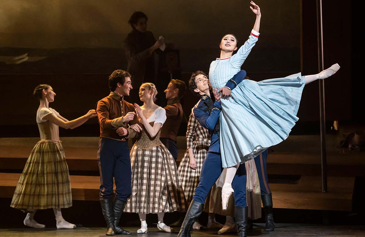 Isaac Hernandez and Shiori Kase in Tamara Rojo's Raymonda. Photo: Johan Persson