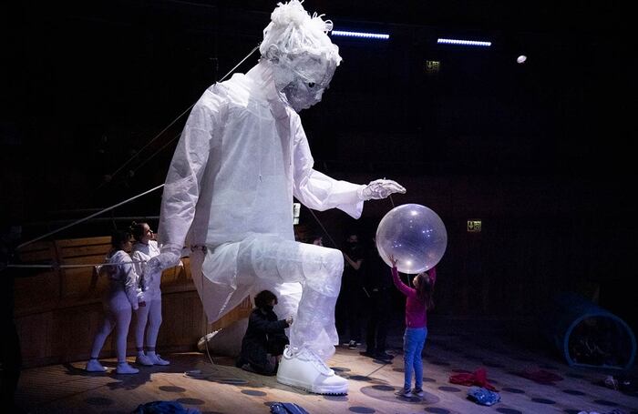 Puppeteers and members of Glyndebourne Youth Opera in Pay the Piper. Photo: Richard Hubert Smith