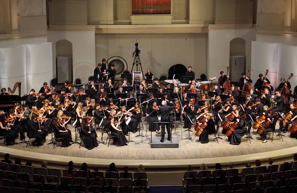 Conductor Anatoly Levin directs the Symphony Orchestra of Moscow State Conservatory in Tchaikovsky Concert Hall. Photo: Shutterstock