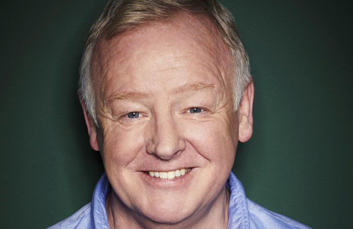 Les Dennis