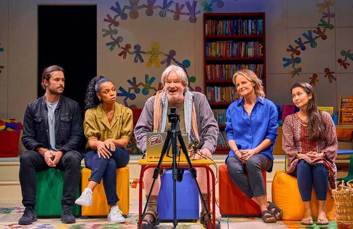 Ben Schnetzer, Susan Kelechi Watson, Mark McKinney, Helen Hunt and Kirsten Foster in Eureka Day at the Old Vic, London. Photo: Manuel Harlan