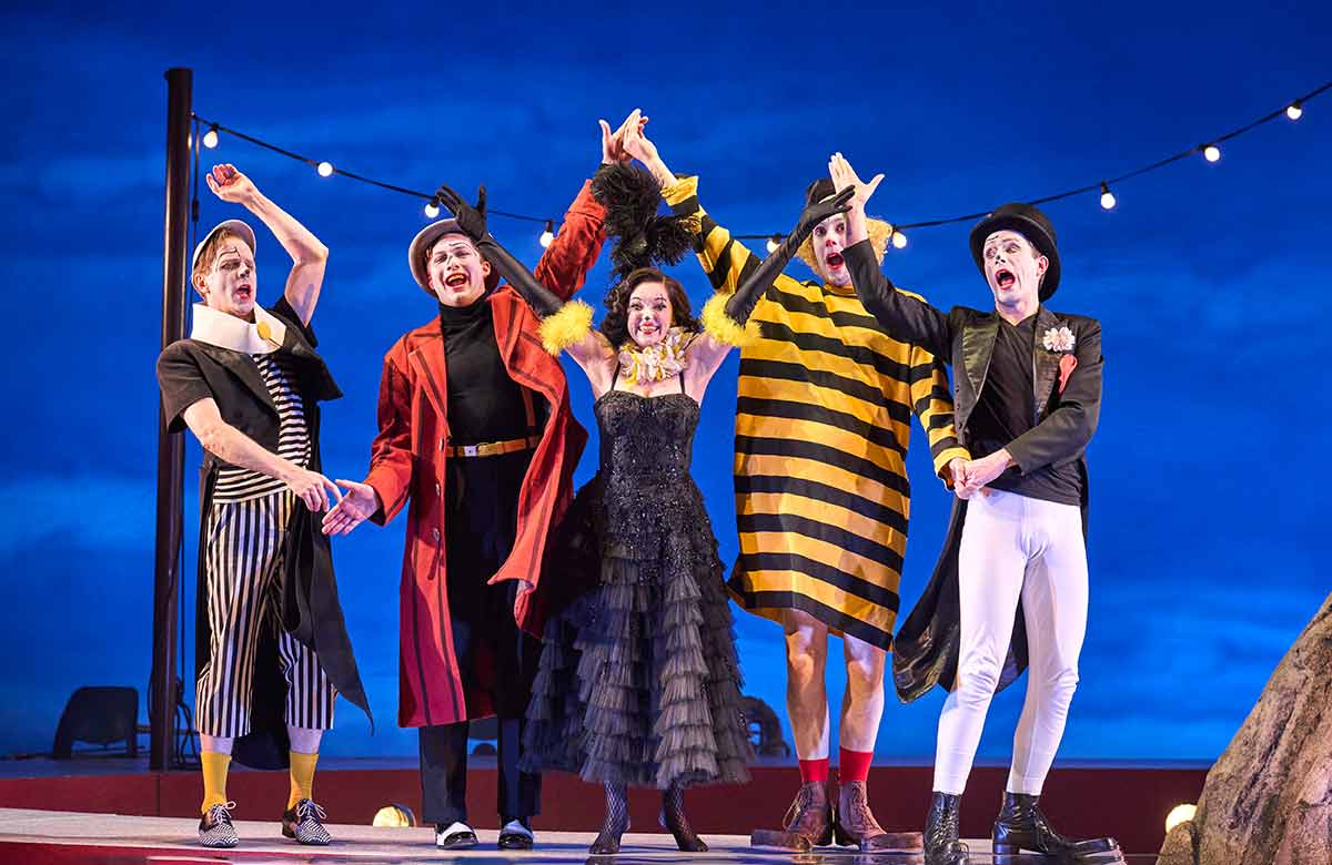 Adrian Dwyer, Dominic Sedgwick, Jennifer France, John Savournin and Alex Banfield in Ariadne auf Naxos at Grand Theatre, Leeds. Photo: Richard H Smith