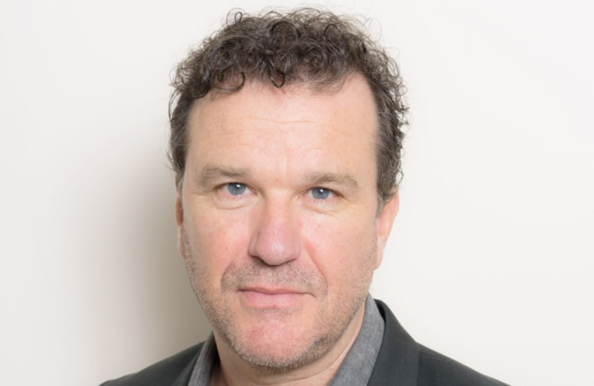 Douglas Hodge: ‘I’d love to do a farce – fall down stairs with my trousers around my ankles’
