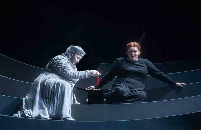 Tristan-Isolde-Karen-Cargill-Miina-Liisa-Varela-Glyndbourne.jpg