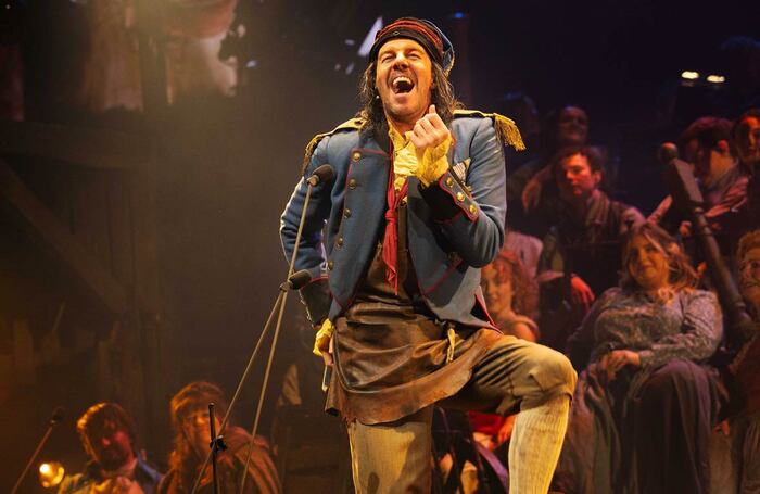 Gavin Lee in the arena tour of Les Misérables (2024). Photo: Danny Kaan