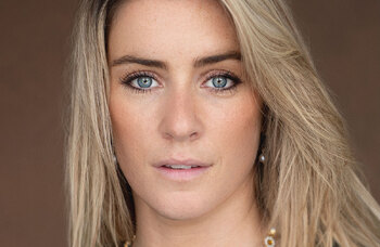 Lucie Jones to star in musical of 13 Going on 30