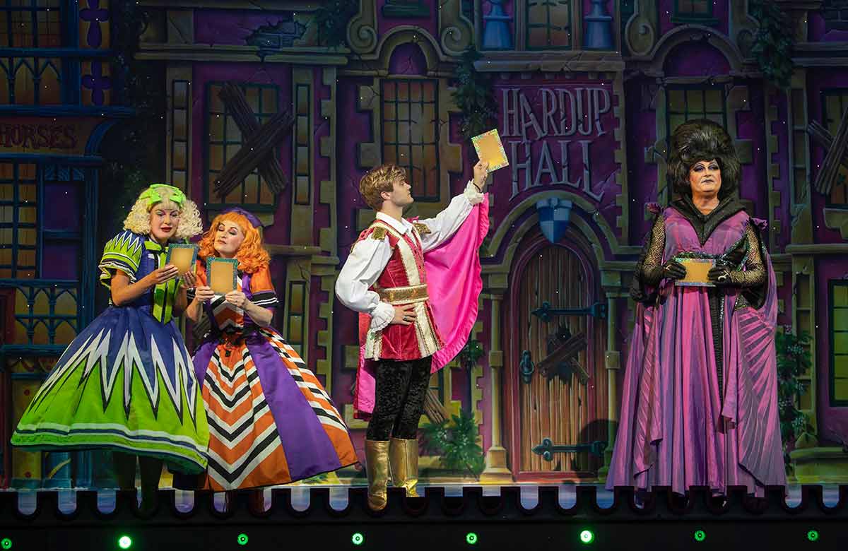 The Cast of Cinderella at Festival Theatre, Edinburgh. Photo: Douglas Robertson