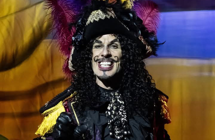 Steven Serlin in Peter Pan at Gordon Craig Theatre, Stevenage